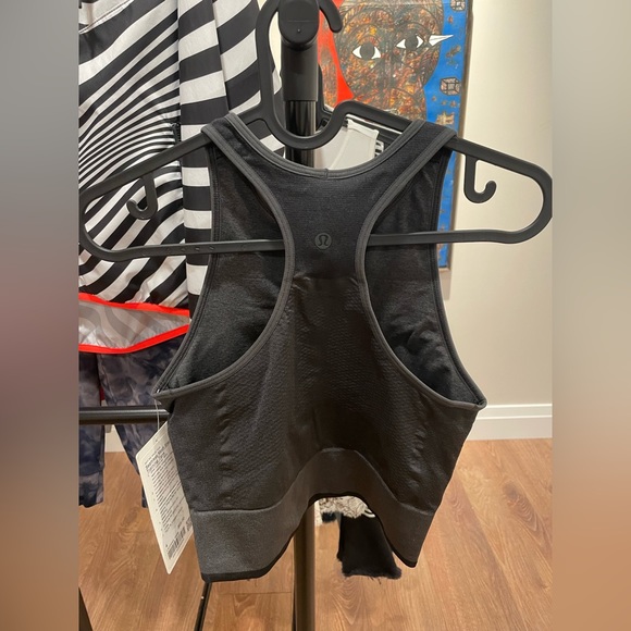 Lululemon brand new bra tank size 4 - Picture 3 of 4